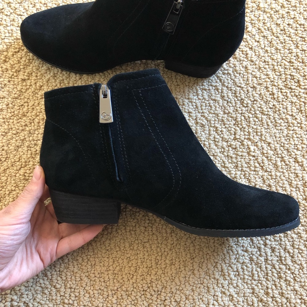 Blondo Waterproof shoes.